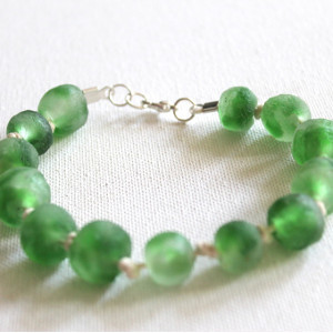 Green Glass Knotted Bracelet