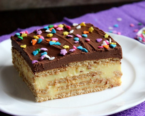 Easiest Chocolate Eclair Dessert