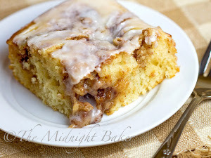 Easy Cinnamon Roll Cake