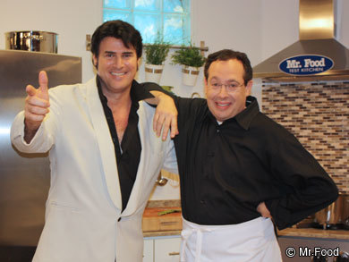 Howard Interviews an Elvis Tribute Artist Howard Interviews an Elvis Tribute Artist