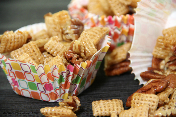 Praline Pecan Crunch Snack Mix