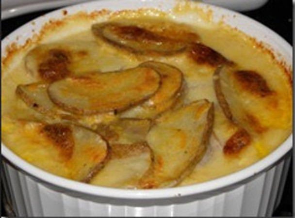 Amazing Au Gratin Slow Cooker Potatoes au gratin potatoes master