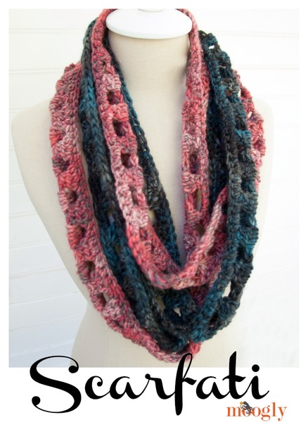 Twisted Chainlink Infinity Scarf