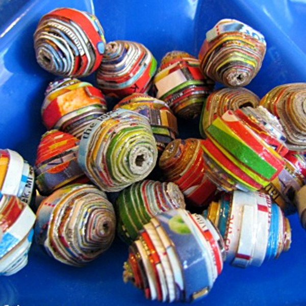 How to Make Paper Beads out of Cereal Boxes How to Make Paper Beads out of Cereal Boxes