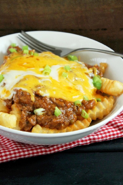 Slow Cooker Chili Con Carne Cheese Fries slow cooker chili con carne cheese fries master