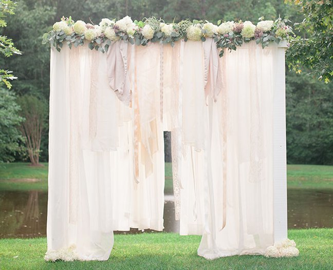 Breathtaking Bohemian Outdoor Wedding Altar Allfreediyweddings Com