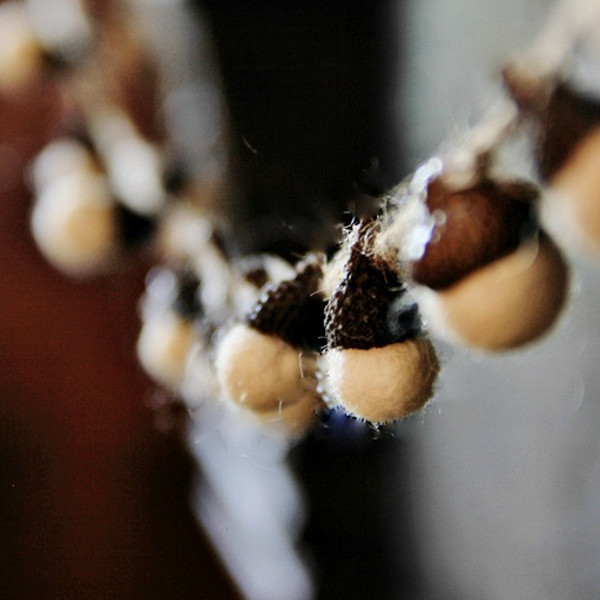 Wooly Little Acorn Garland Wooly Little Acorn Garland IMR