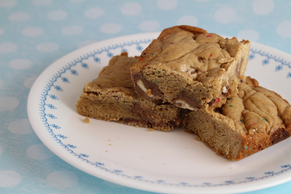 Chocolate Surprise Cookie Bars Chocolate Surprise Cookie Bars