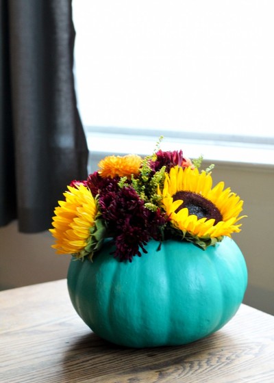 DIY Pumpkin Vase Centerpieces