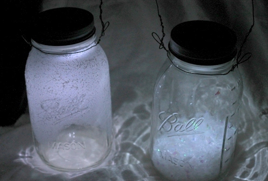 Frosted Solar Powered Mason Jar Lanterns