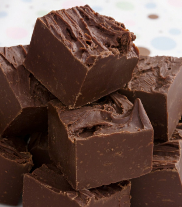 3-Ingredient Slow Cooker Chocolate Fudge 3-Ingredient Slow Cooker Chocolate Fudge