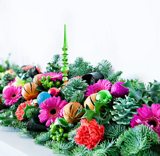 Vibrant Winter Garland Decoration