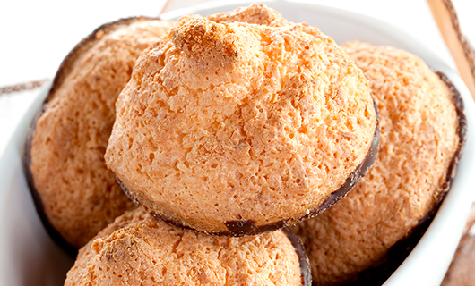 Chocolate Pistachio Meringue Cookies