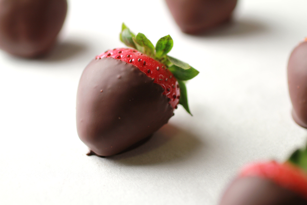 1-2-3 Chocolate Covered Strawberries 1-2-3 Chocolate Covered Strawberries