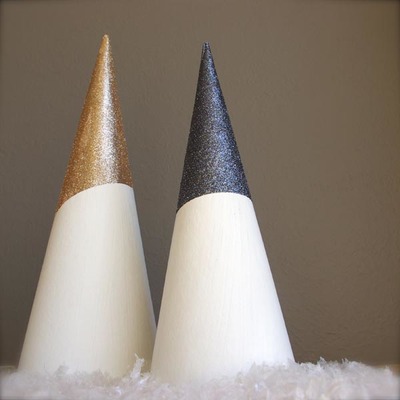 Glitter-Dipped Modern Tree Decorations