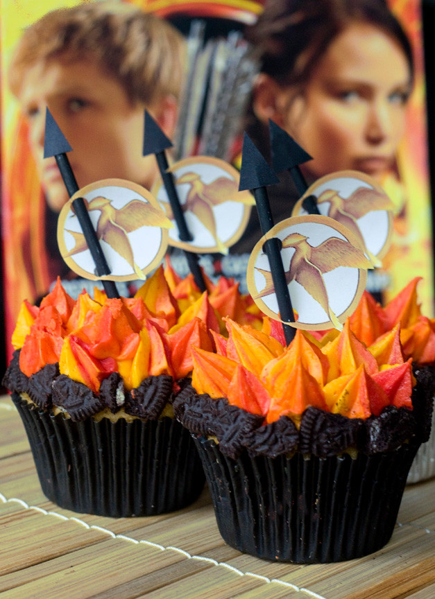 Hunger Games "Girl on Fire" Cupcakes Hunger Games "Girl on Fire" Cupcakes