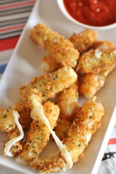 Restaurant-Style Mozzarella Sticks Restaurant-Style Mozzarella Sticks