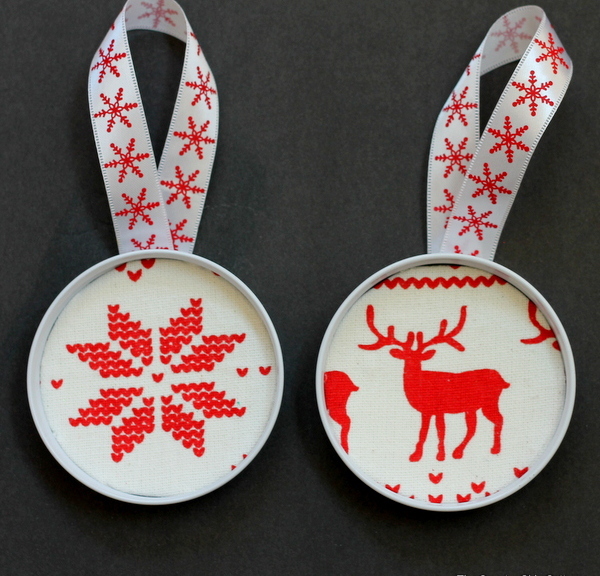 Festive Mason Jar Lid Ornaments Festive Mason Jar Lid Ornaments