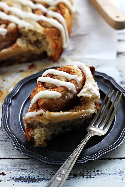 Ooey Gooey Cinnamon Rolls with Cream Cheese Frosting Ooey Gooey Cinnamon Rolls with Cream Cheese Frosting