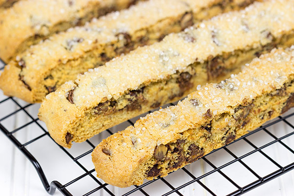 Crunchy Chocolate Peanut Butter Biscotti Crunchy Chocolate Peanut Butter Biscotti