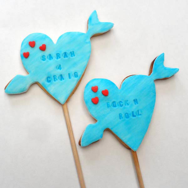 Yummy Heart-Shaped Cookie Pops Yummy Heart-Shaped Cookie Pops