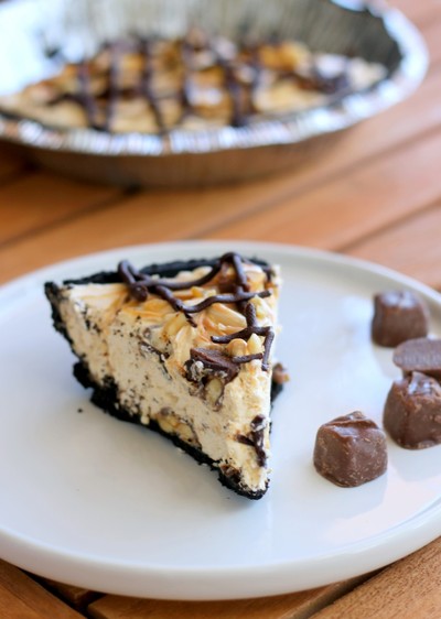 No-Bake Copycat Snickers Pie No-Bake Copycat Snickers Pie