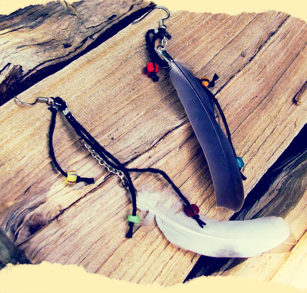 Flattering Feather Earrings Flattering Feather Earrings