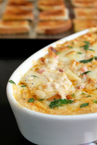 Pimento Cheese Queso with Croutons Pimento Cheese Queso with Croutons