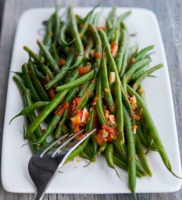 Copycat Olive Garden Green Beans with Tomato and Garlic