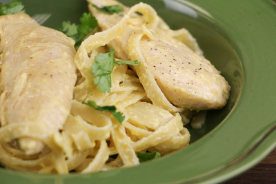 Copycat Olive Gardens Chicken Alfredo