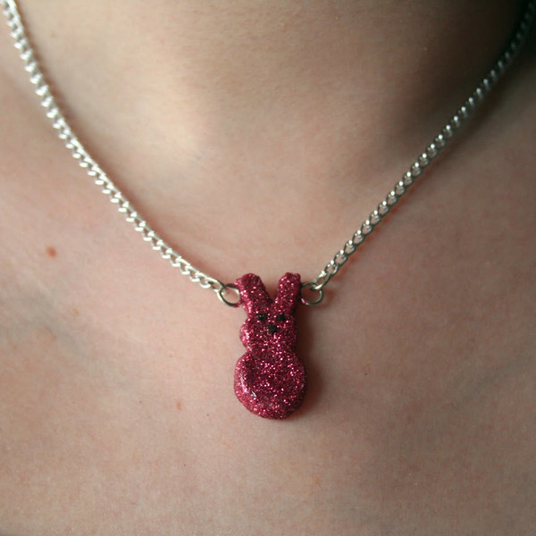 Glittery Peep Necklace Glittery Peep Necklace