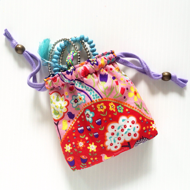 Thrifty Gifty DIY Drawstring Bag