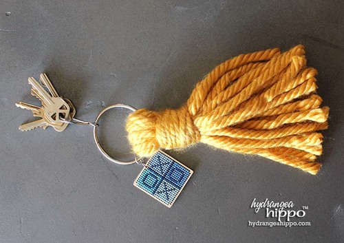 Giant Tassel Keychain Easy Yarn Craft Giant Tassel Keychain Easy Yarn Craft
