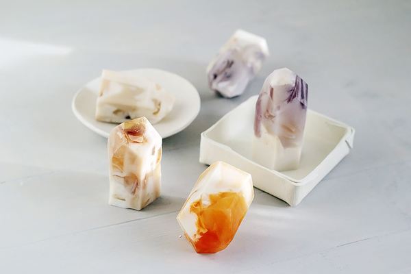 Breathtaking Gemstone Soaps Breathtaking Gemstone Soaps