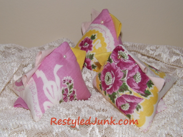 Vintage Hanker-Chicks Easy Sewing Pattern