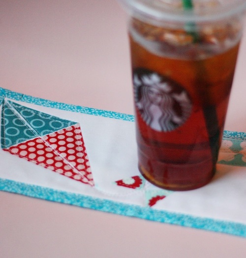 Fly a Kite Mug Rug Tutorial