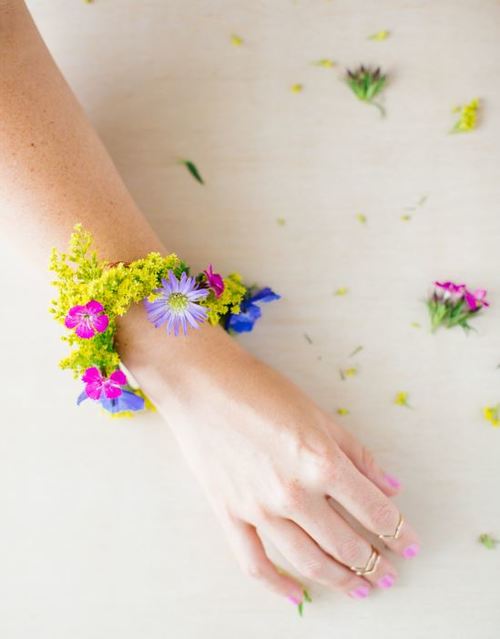 Summer Blossoms DIY Bracelet Summer Blossoms DIY Bracelet