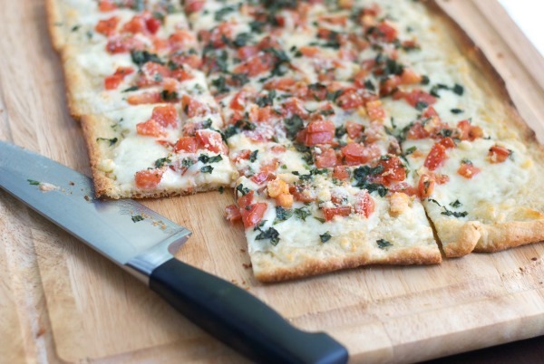 Copycat Olive Garden Caprese Flatbread Copycat Olive Garden Caprese Flatbread