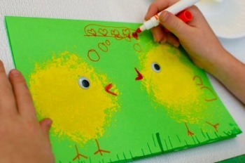 Lively Loofah Spring Chick Painting Lively Loofah Spring Chick Painting