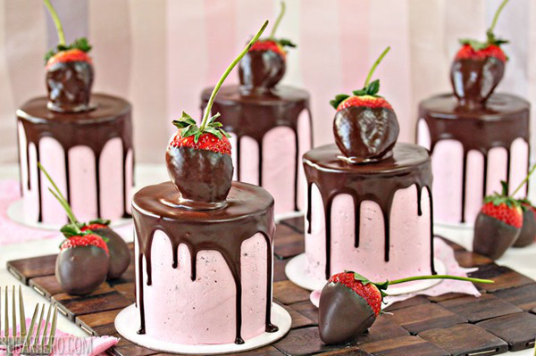 Chocolate Covered Strawberry Mini Cakes Chocolate Covered Strawberry Mini Cakes