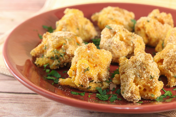 Easy Homemade Mac and Cheese Balls Easy Homemade Mac and Cheese Balls