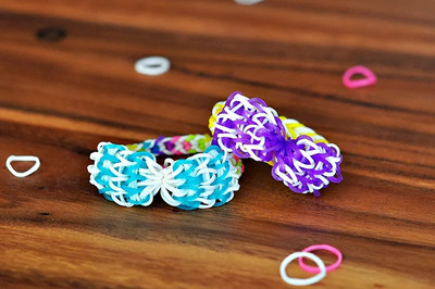 Beautiful Bow Rainbow Loom Bracelets