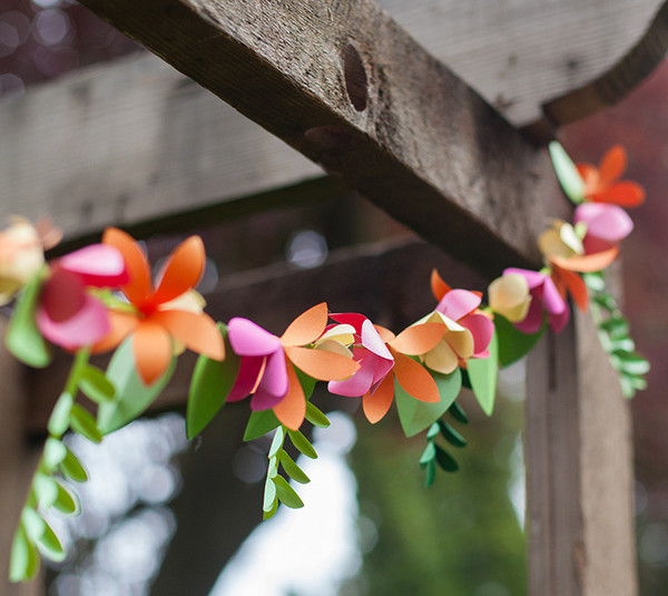 Gorgeous Paper Flower Garland Gorgeous Paper Flower Garland