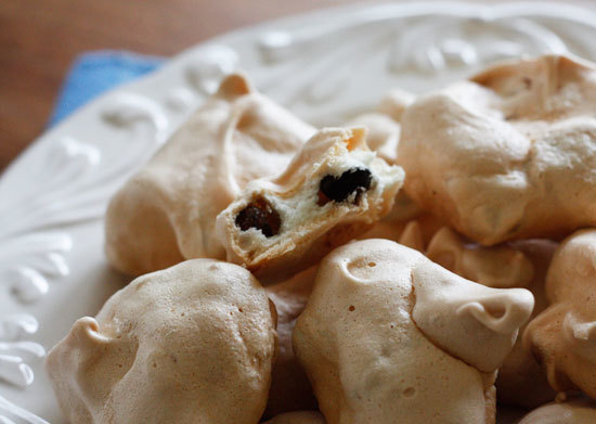 Low-Carb Chocolate Chip Clouds Low-Carb Chocolate Chip Clouds