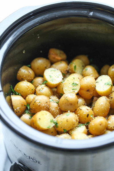 Garlic and Parmesan Slow Cooker Potatoes Garlic and Parmesan Slow Cooker Potatoes