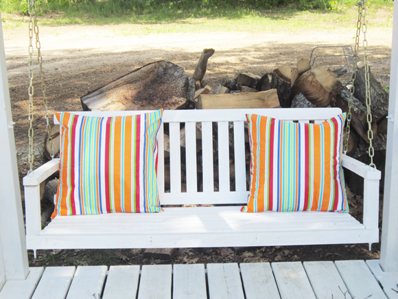 Easy DIY All Weather Pillows Easy DIY All Weather Pillows