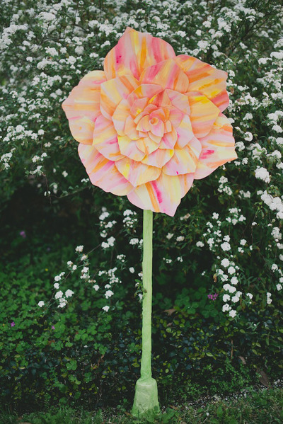 Giant DIY Paper Flowers Giant DIY Paper Flowers