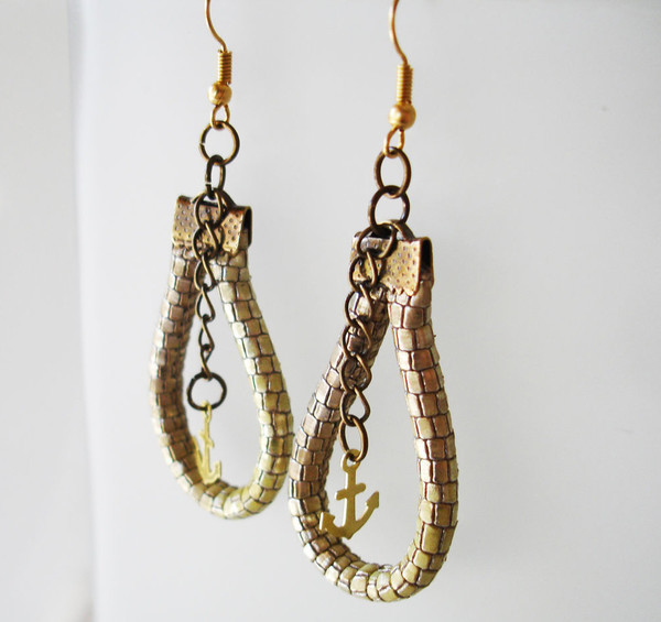 Stylish Nautical DIY Earrings Stylish Nautical DIY Earrings