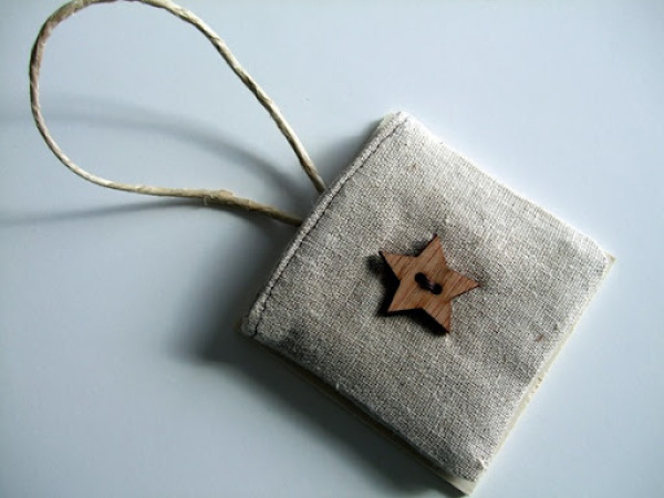 Giving Pouch Ornaments Giving Pouch Ornaments