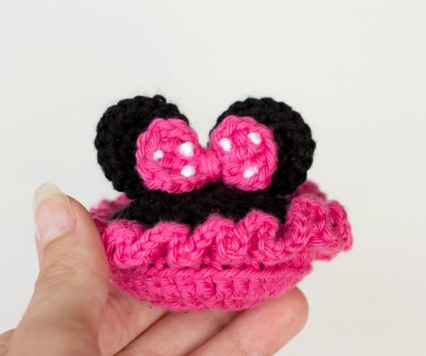 Minnie-Inspired Crochet Baby Booties Minnie-Inspired Crochey Baby Booties
